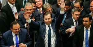 O deputado Rodrigo Maia (DEM-RJ) venceu a eleição para a presidência da Câmara com 285 votos