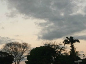 Apesar do sol, dia em Campo Grande foi de temperatura baixa (Foto: Ronie Cruz/G1 MS)