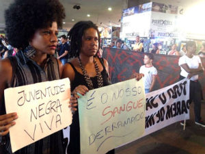 Armas de fogo matam 2,6 vezes mais negros que brancos, diz pesquisa
