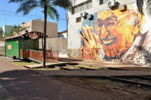 A caminhada começa em frente à Morada dos Baís, na avenida Afonso Pena