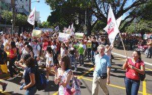 Deverão percorrer ruas da área central com carros de som e distribuição de panfletos