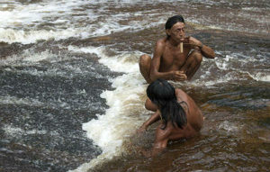 Tribos brasileiras como os Zo'é sofreram terrivelmente na época do primeiro contato> Foto: Divulgação