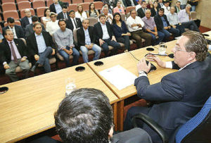 A partir de hoje, o futuro prefeito será cobrado não só pelos órgãos de controle , mas também pelas entidades com as quais eles firmaram compromisso