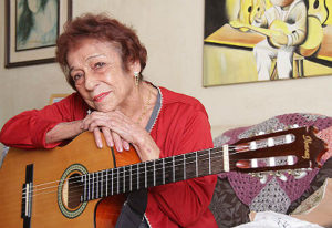 Delinha é prestigiada por grandes nomes sertanejos