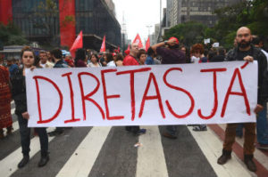 Manifestantes pedem novas eleições durante ato na Avenida Paulista