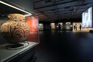 Exposição no Sesc de Pinheiros sobre adornos do Brasil indígena ficará aberta até 8 de janeiro de 2017Divulgação/Sesc/Alexandre Nunis