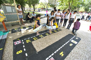 Crianças participaram da feira e aprenderam um pouco mais sobre trânsito (Foto: Clóvis Neto)
