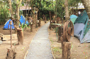 O camping permite desfrutar do contato com a natureza 