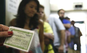 Eleitor que não justificou ausência tem até dezembro para regularizar situação