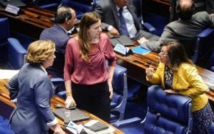 Dos 114 políticos que disputam hoje (30) o segundo turno para o cargo de prefeito, apenas seis são mulheres