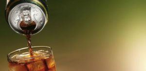 Segundo pesquisa, o aumento de 20% no preço do refrigerante resultaria na redução de consumo