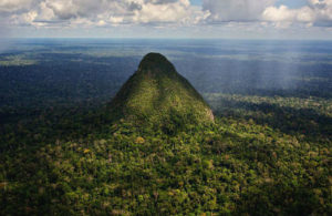 A Serra do Divisor é uma região única e altamente diversa, lar de muitos povos indígenas isolados. Foto: Diego Perez