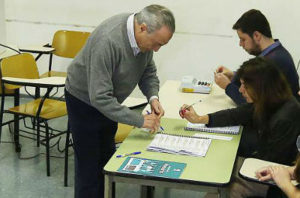 Temer chega antes do previsto para votar em sua sessão eleitoral, na universidade PUC