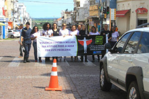 Campanha foi aberta hoje com panfletagem no centro (Foto: Kleverton Velasques)