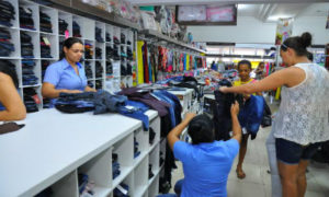 Comerciários vendedores, o piso passa para R$ 1.156,00