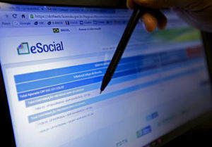 O empregador terá que informar o valor pago na página do eSocial na internet