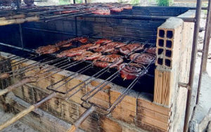 Festa da Linguiça ganha força na região Norte de MS