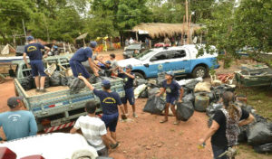 Mutirão envolveu policiais, pescadores e até crianças - Foto: Divulgação