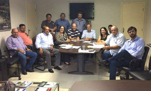 Prefeitos de 14 cidades durante reunião na Assomasul Foto: Mariana Garrido