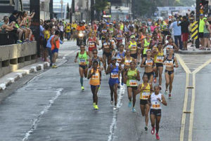 Atletas na 92ª Corrida Internacional de São Silvestre, na Avenida Paulista, região central da cidadeRovena Rosa/Agência Brasil