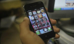 Telefone celular se consolida como principal meio de acesso à internet