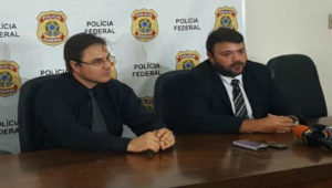 Delegados Cleo Mazzotti e Marcelo Alexandrino explicam segunda fase da operação Patruus II. (Foto: Divulgação)