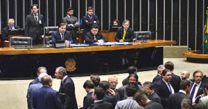 Já 20 parlamentares, dos 24 que respondem a inquéritos, apoiaram o ponto que prevê a possibilidade de juízes e procuradores responderem por abuso de autoridade