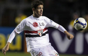 Oscar não marcou gol com a camisa do São Paulo (Foto: Divulgação/São Paulo)