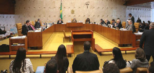 Senador é acusado de usar lobista de uma empreiteira para pagar pensão a uma filha que teve fora do casamento