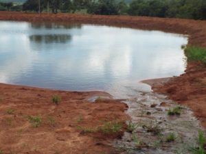 Aterro barra córrego que corta fazenda em Paranaíba, diz polícia.