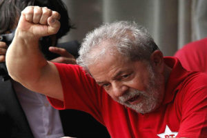 A expectativa é que Lula confirme extraoficialmente sua candidatura