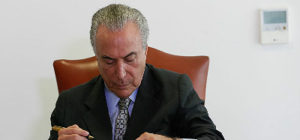 Novas evidências no relatório da Polícia Federal que investiga a campanha Dilma-Temer comprometem o mandato do peemedebista
