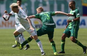 Lance do amistoso entre Chapecoense e Palmeiras 