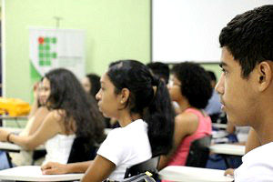 Estudantes de Corumbá assistem a vídeo sobre Institutos Federais - Foto: Campus Corumbá