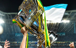 A taça de campeão da Copa do Brasil, competição vencida pelo Grêmio na temporada 2016