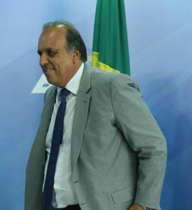 Nome do governador do Rio aparece em anotações encontradas na casa de um dos operadores de Cabral Leia mais sobre esse assunto em http://oglobo.globo.com/brasil/pf-aponta-indicios-de-pagamento-de-propina-pezao-20901457#ixzz4YDduTgHo © 1996 - 2017. Todos direitos reservados a Infoglobo Comunicação e Participações S.A. Este material não pode ser publicado, transmitido por broadcast, reescrito ou redistribuído sem autorização. Foto: Ailton Freitas