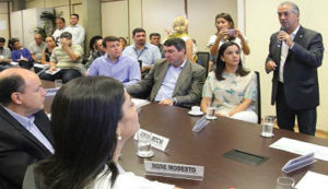 Redução de três secretarias, passando de 13 para 10