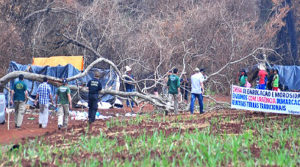 Acampamento de índios guarani-kaiowá na fazenda São José, em Dourados