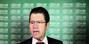 O deputado ressalta que não tem "nada contra gays, apenas contra o ativismo LGBT