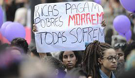 Uma nova ação protocolada no tribunal pede que o aborto deixe de ser considerado crime até a 12ª semana de gestação