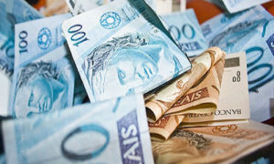 Acúmulo de salários, pensões e aposentadorias não é ilegal, mas será extinto se aprovada reforma da Previdência