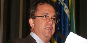 Parlamentar é acusado dos crimes de corrupção passiva e lavagem de dinheiro