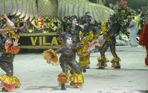 Escola foi a grande campeã do Carnaval de Corumbá (Foto: Renê Marcio Carneiro)
