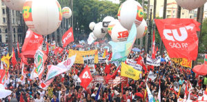 Cidadão se manifestam contra reformas trabalhista e previdenciária do governo Temer