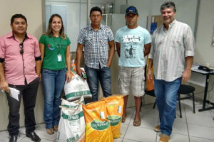 Entrega dos insumos aconteceu na sede da Agraer