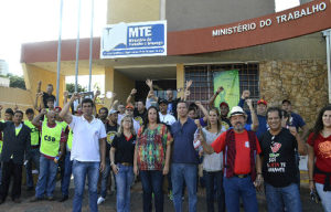 O prédio do Ministério do Trabalho foi tomado por manifestantes contra as reformas trabalhista e previdenciária, por tempo indeterminado