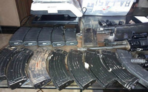 Polícia apreendeu fuzis, munições, drogas e dinheiro - Foto: Ponta Porã Informa