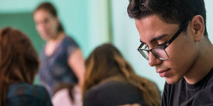 Na hora da inscrição, os candidatos devem informar telefones fixo ou celular, além de e-mails